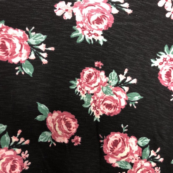 Go Wild Women's Floral Long Sleeves Top V-Neck Stretch Top XL XLarge PLUS SIZE - Picture 8 of 9